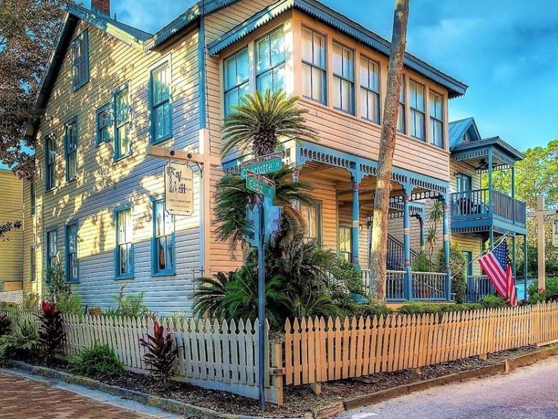 Victorian House Bed & Breakfast