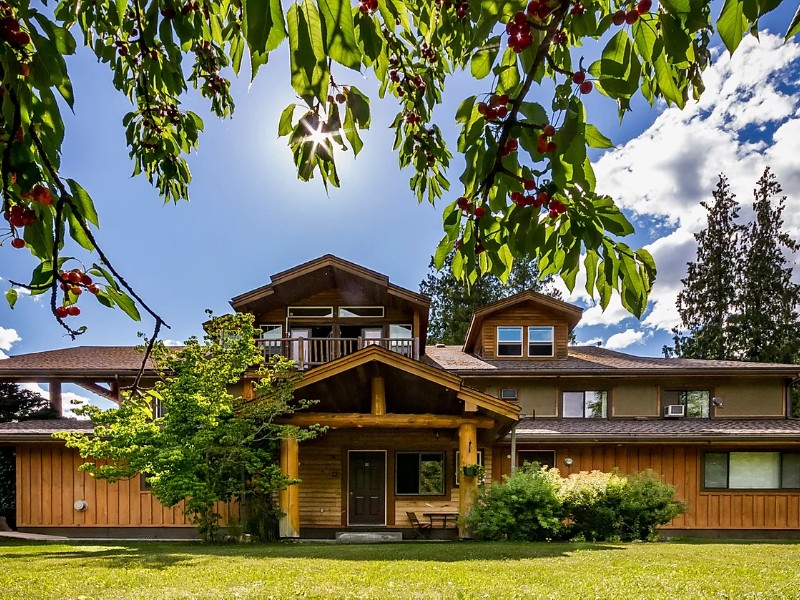 Bella Coola Mountain Lodge