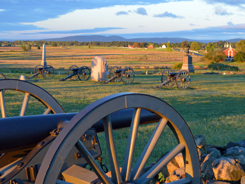 cannons overlooking gettysburg field