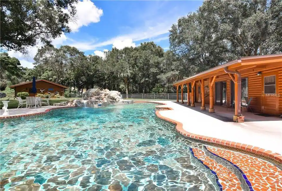 Poolside Log Cabin on Pony Farm Near Beach