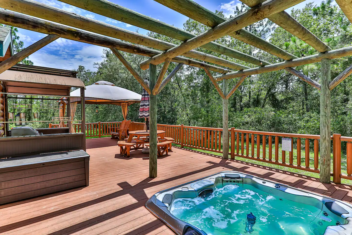 Nature Cabin with Hot Tub, Grill & Fire Pi