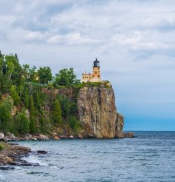 Split Rock Lighthouse atop a cliff