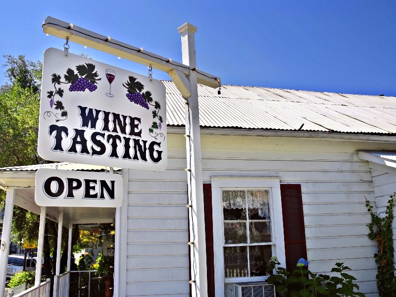 Amador wine tasting shop