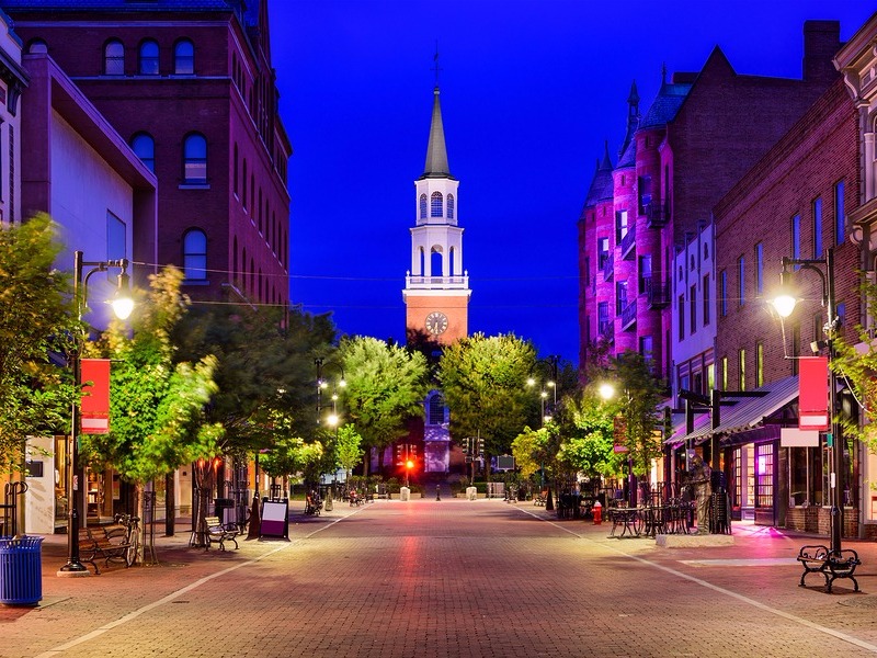 Downtown Burlington, VT at night