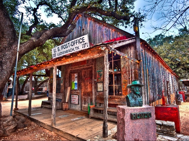 Luckenbach