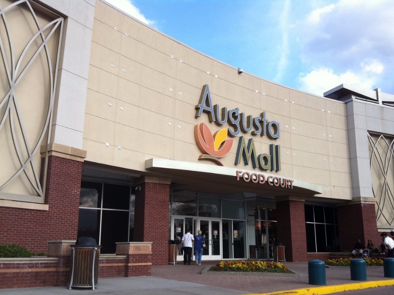 Augusta Mall and food court