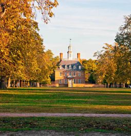 colonial williamsburg with fall foliage on trees