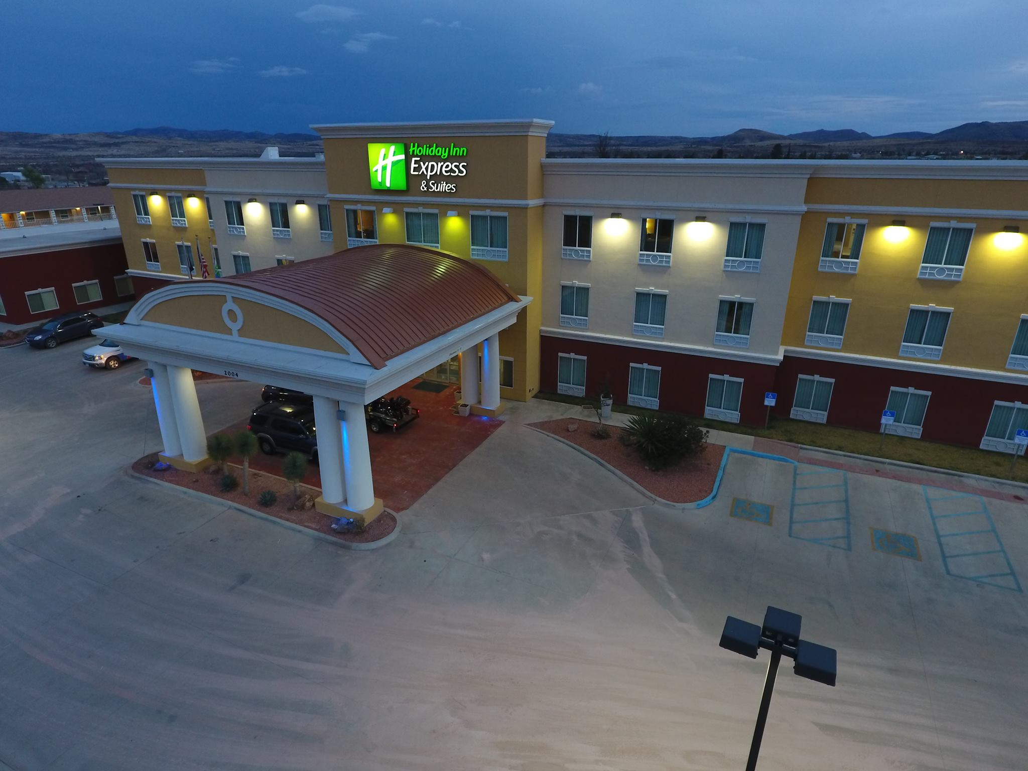 Holiday Inn Express & Suites Alpine Southeast