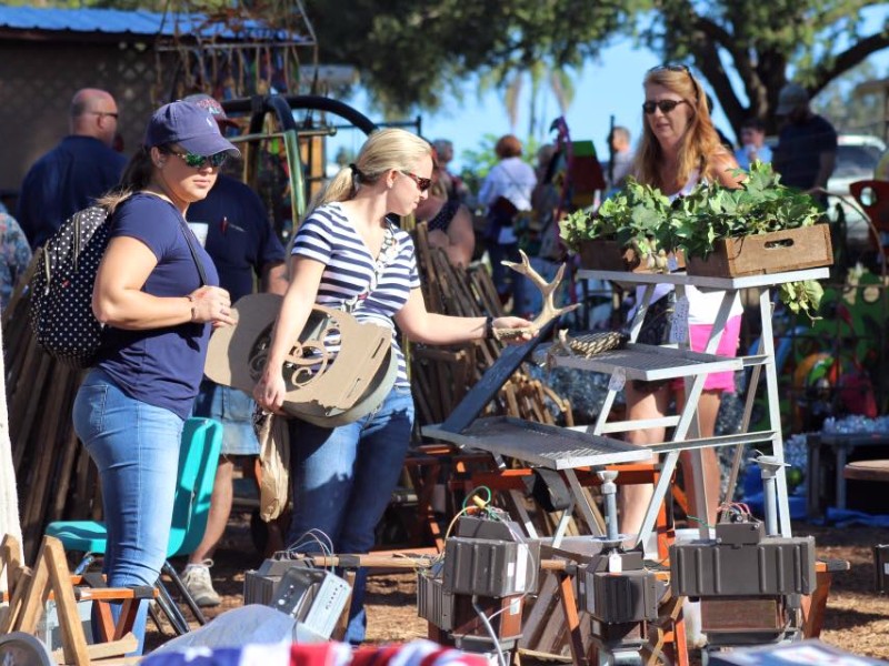 Renningers Mount Dora Flea Market and Antique Center