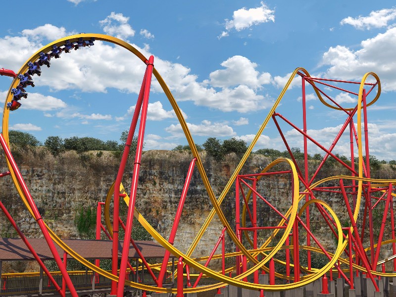 WONDER WOMAN Golden Lasso Coaster at Six Flags Fiesta Texas
