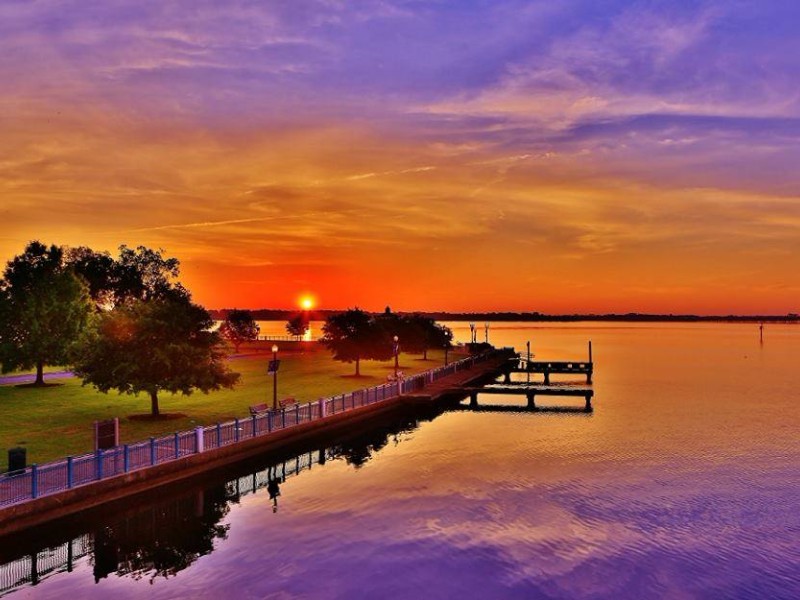 Both the Neuse and Trent Rivers provide opportunities for water activities.