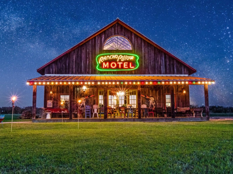 Rancho Pillow Hotel