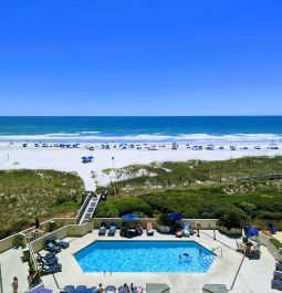 outdoor pool at Shell Island Resort