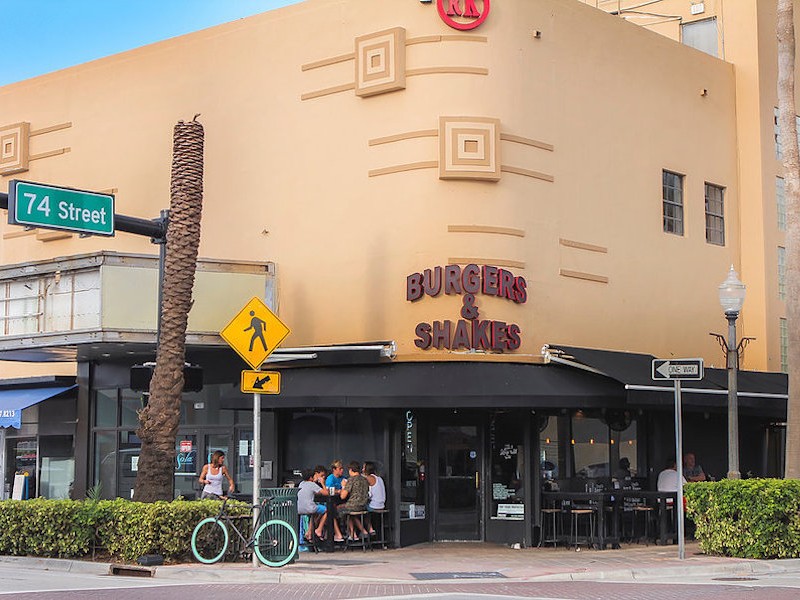 Burgers & Shakes, Miami Beach