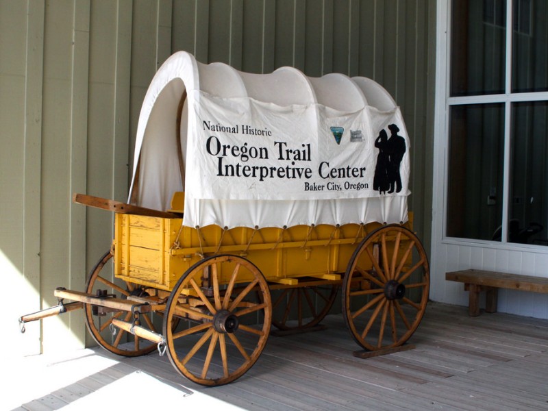 Covered wagon at the Oregon Trail Interpretative Center