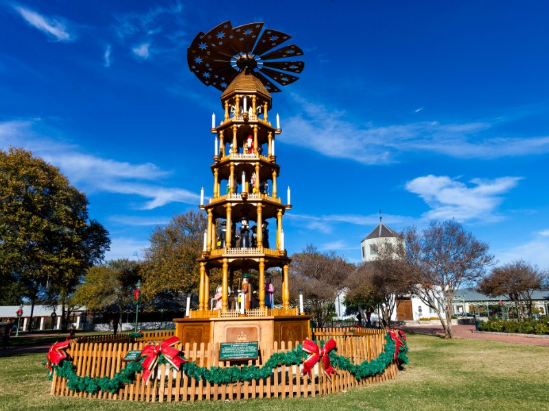 Fredericksburg Christmas Pyramid