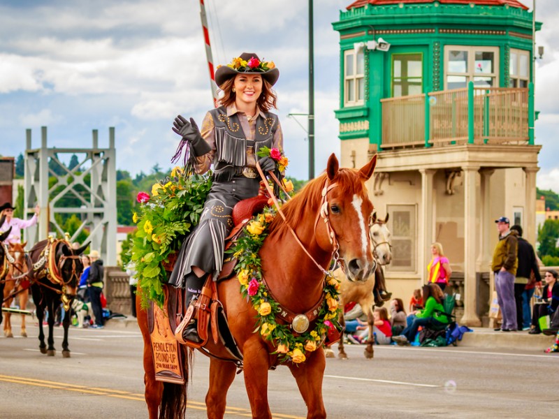 Pendleton Round-Up Court in the Grand Floral Parade