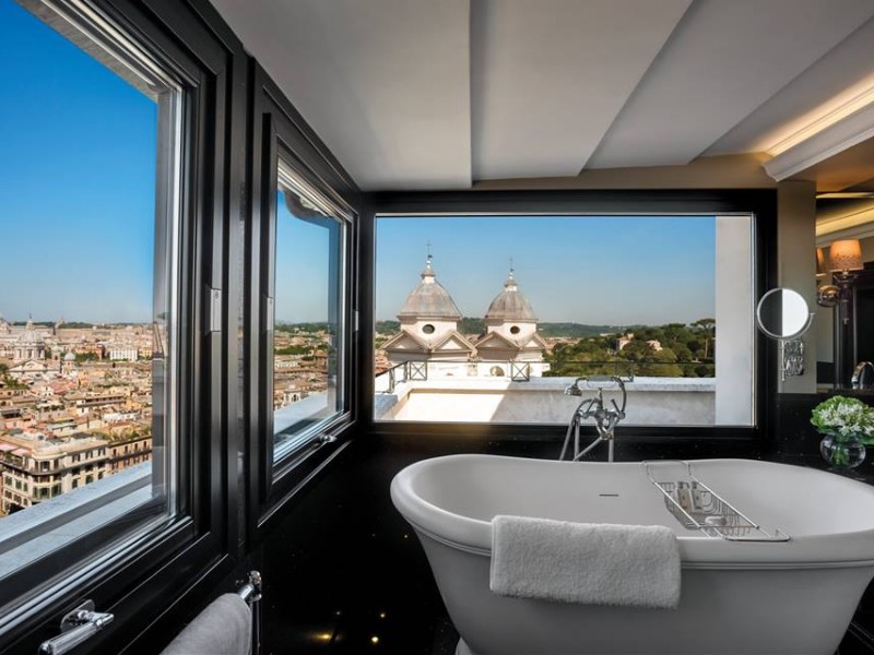 Tub at Hotel Hassler Roma
