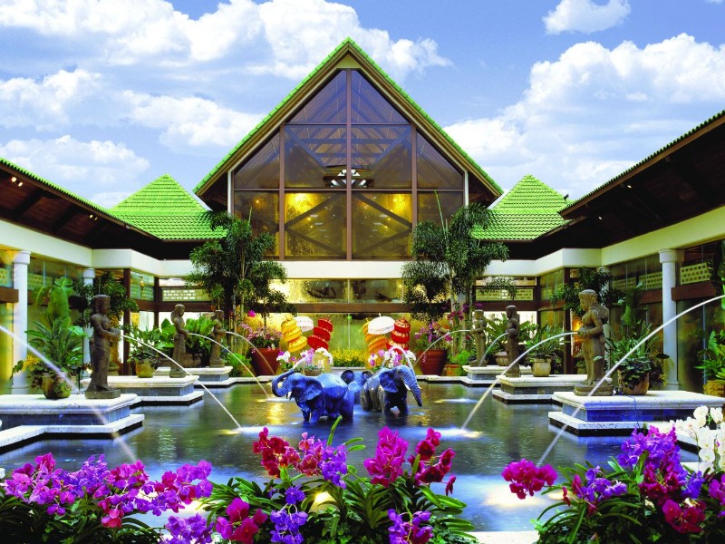 Loews Royal Pacific Resort at Universal Orlando