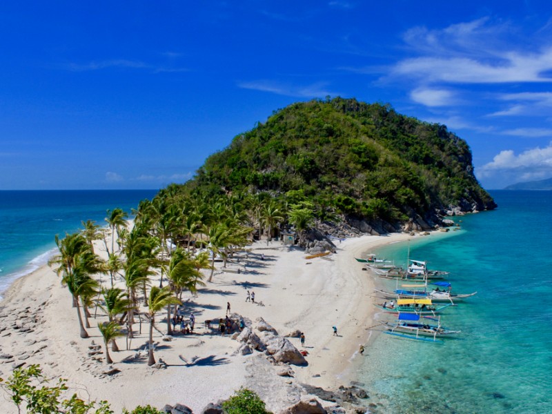 The beautiful Cabugao Gamay Island, Iloilo, Philippines