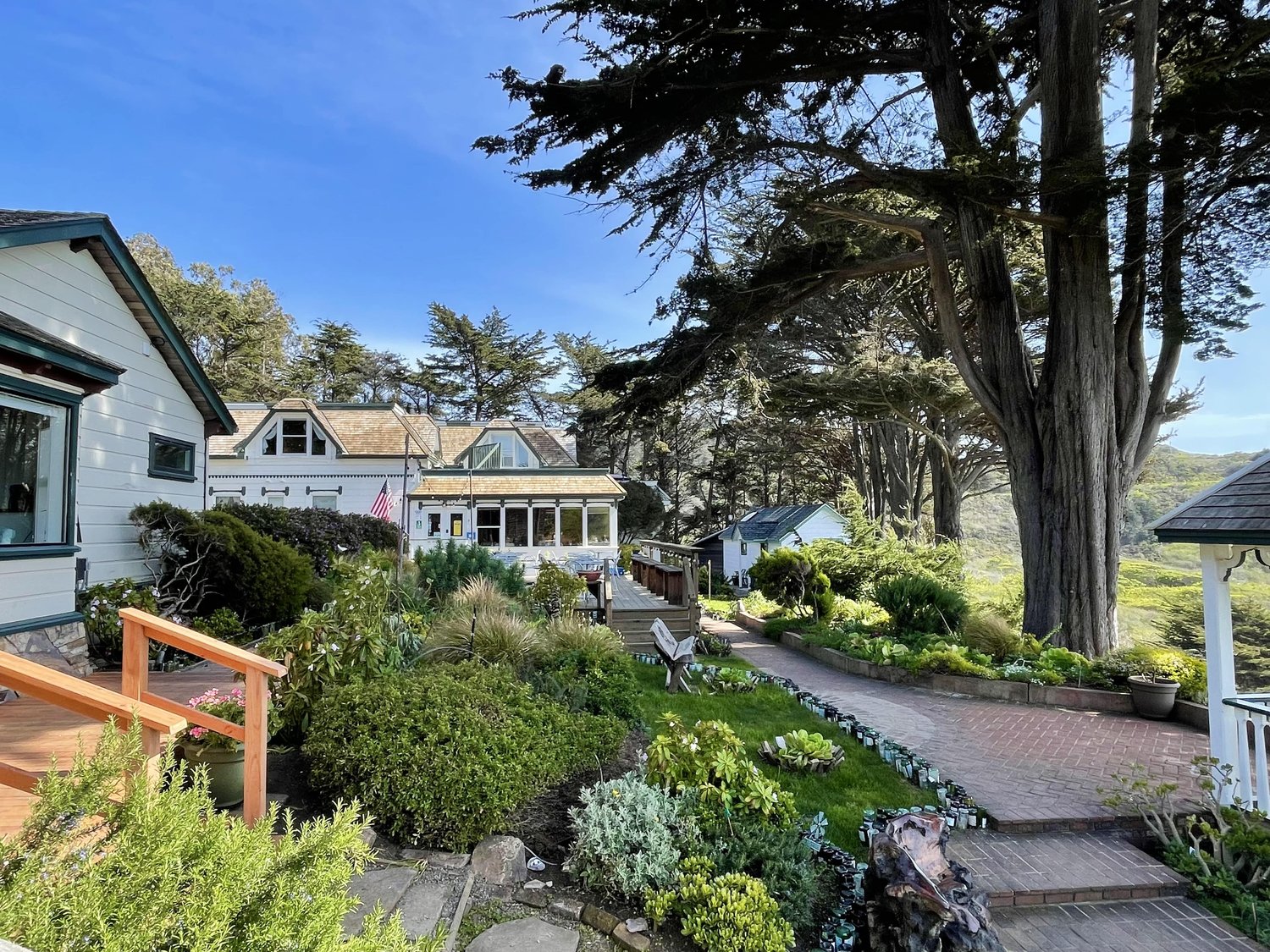 Elk Cove Inn & Spa