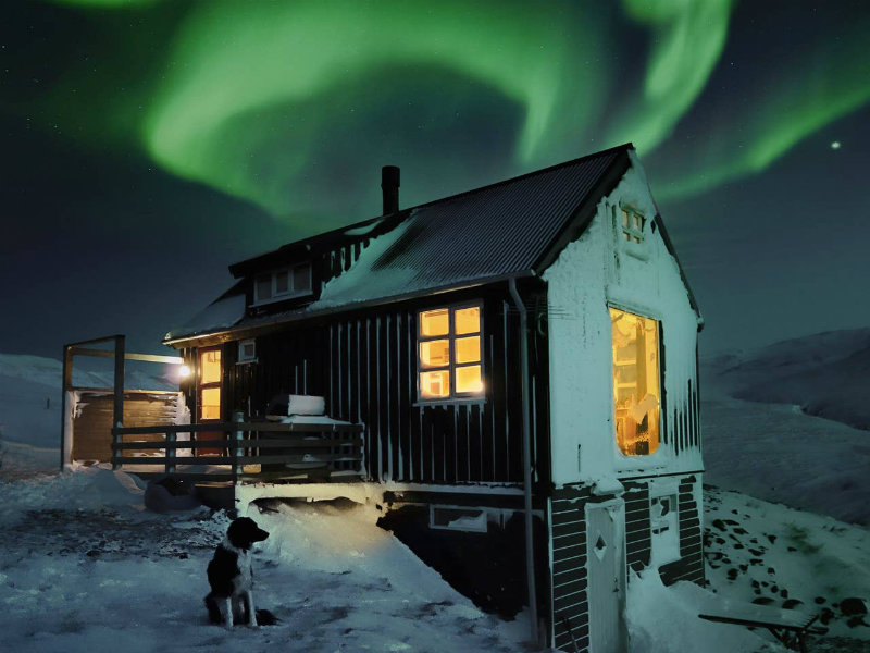 Notthern lights view cottage