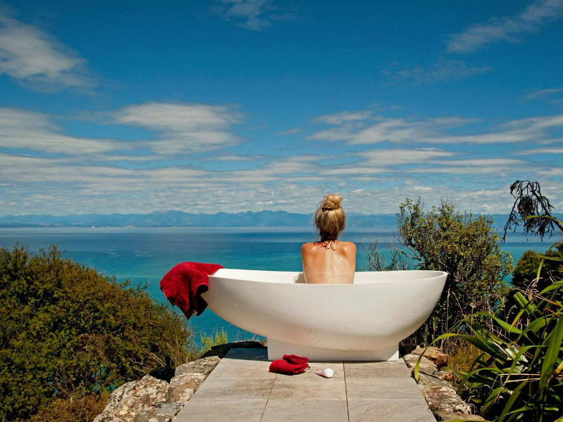 Cliffside tub