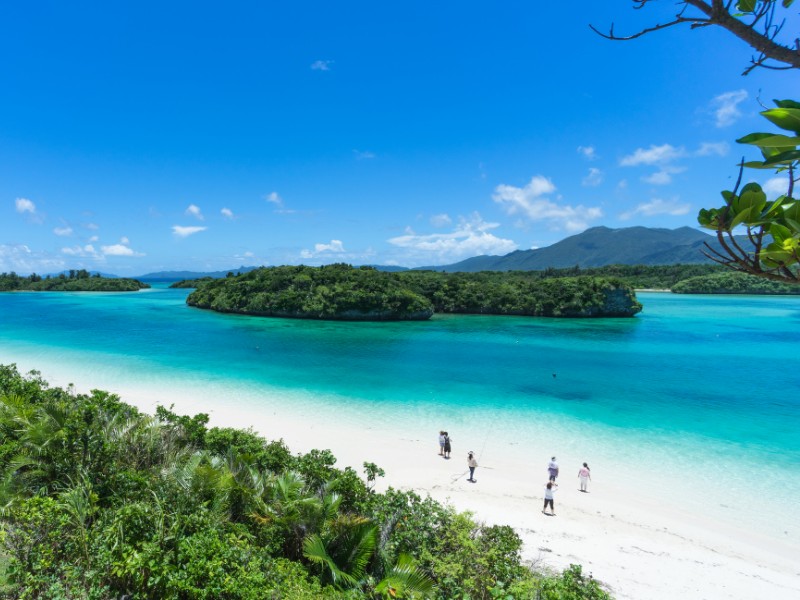 Beach with clear blue lagoon water, Ishigaki Island, Okinawa, Japan.