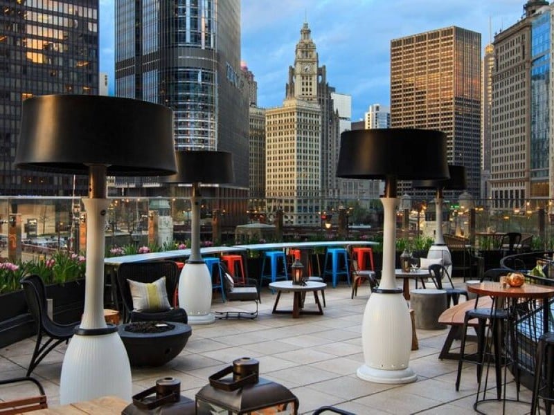 hotels in downtown chicago with rooftop bars