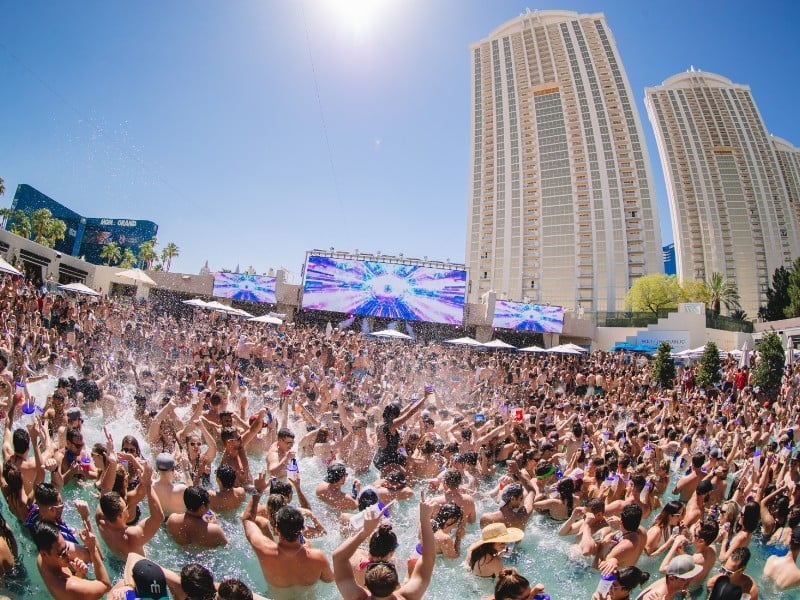 8 Best Pool Parties in Las Vegas in 2021 (and Here’s Why) Trips To