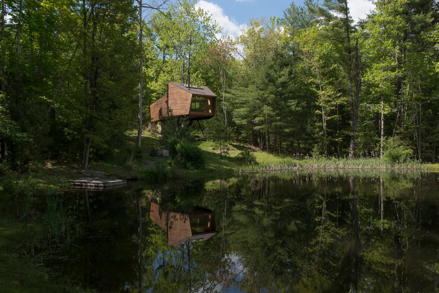 Secluded Willow Treehouse