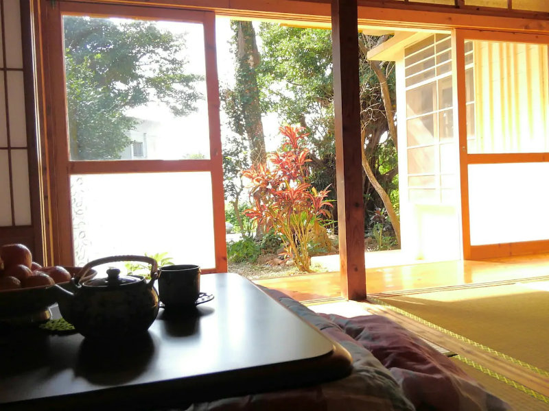 静かな空間~海と木々と畳の古民家です~A quiet space-an old private house with sea, trees and tatami mats-