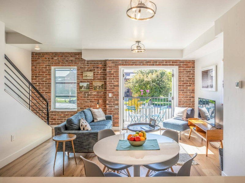 Downtown Townhouse Gem-Walk to Everything