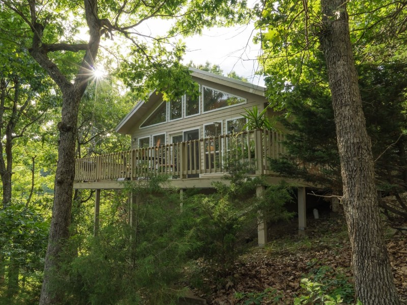 Glass Front Cabin with Stunning Lake View