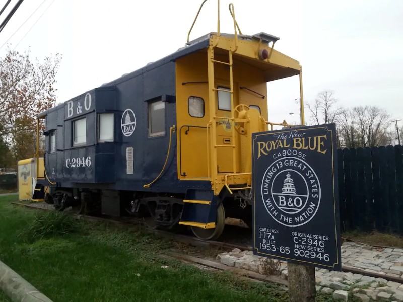 Royal Blue Caboose, Laurel, Maryland Airbnb