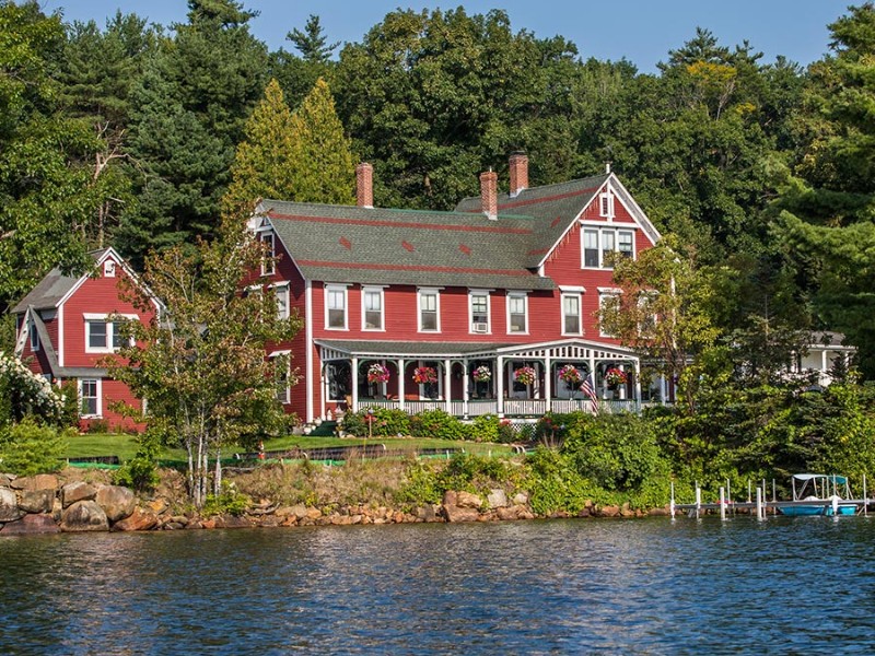 The Lake House at Ferry Point Inn