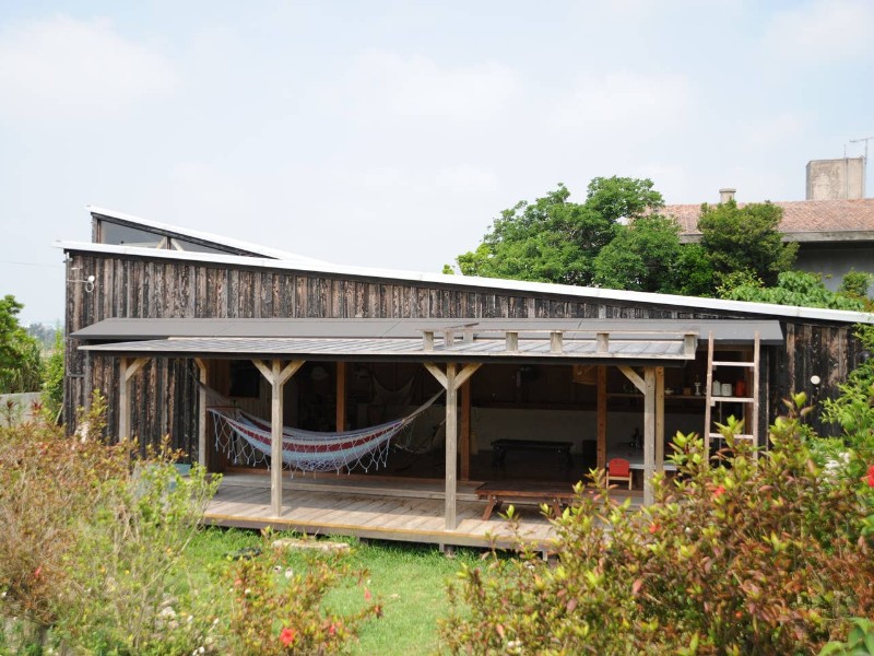 Black Cedar House Living Close to the Sea