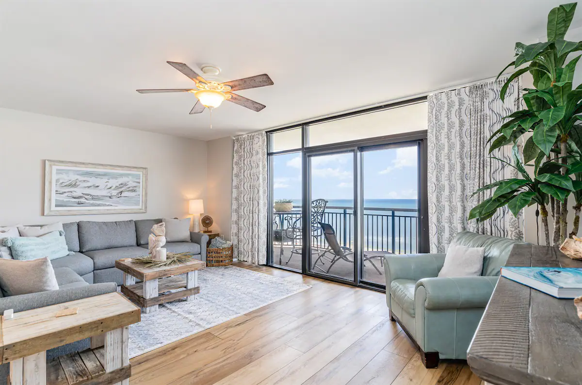 New Oceanfront 3-Bedroom, Sleeps 10