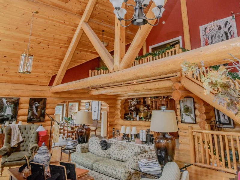 REAL Vt experience in a rare find log cabin, Essex, Vermont Airbnb