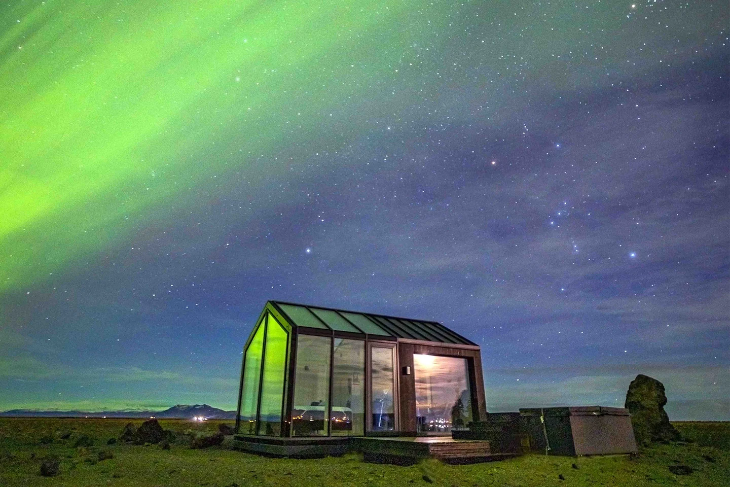 Glass Cottage with Hot Tub 