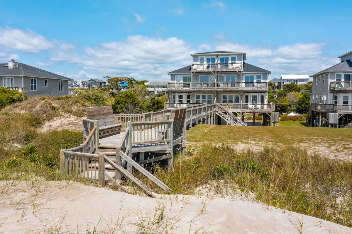 “Shore Thing” East - Spacious Beachfront Oasis