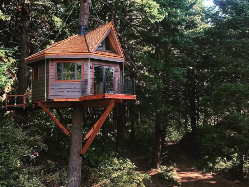 Treehouse in the Columbia River Gorge