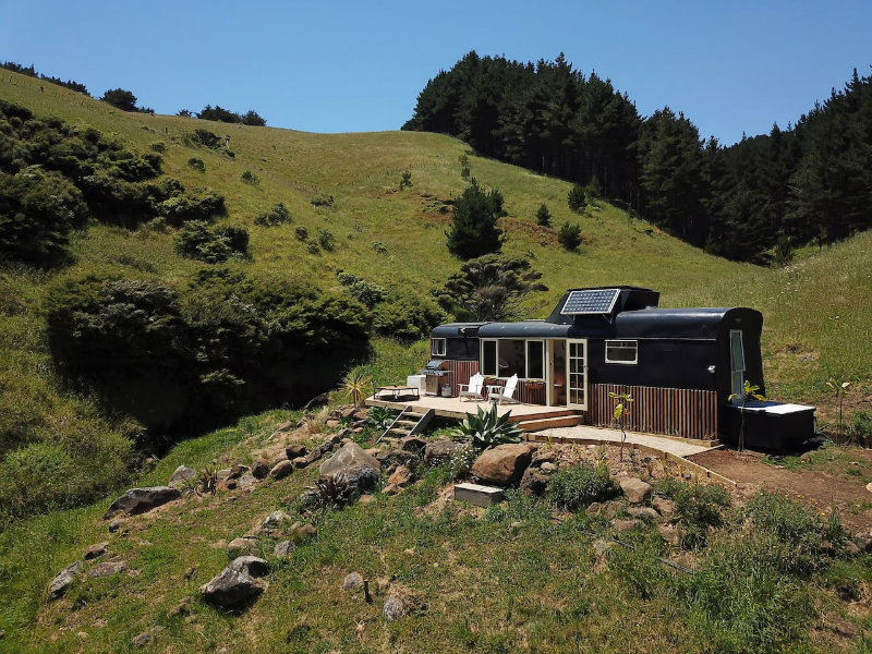 Raglan LoveBus - Romantic escape nestled in nature