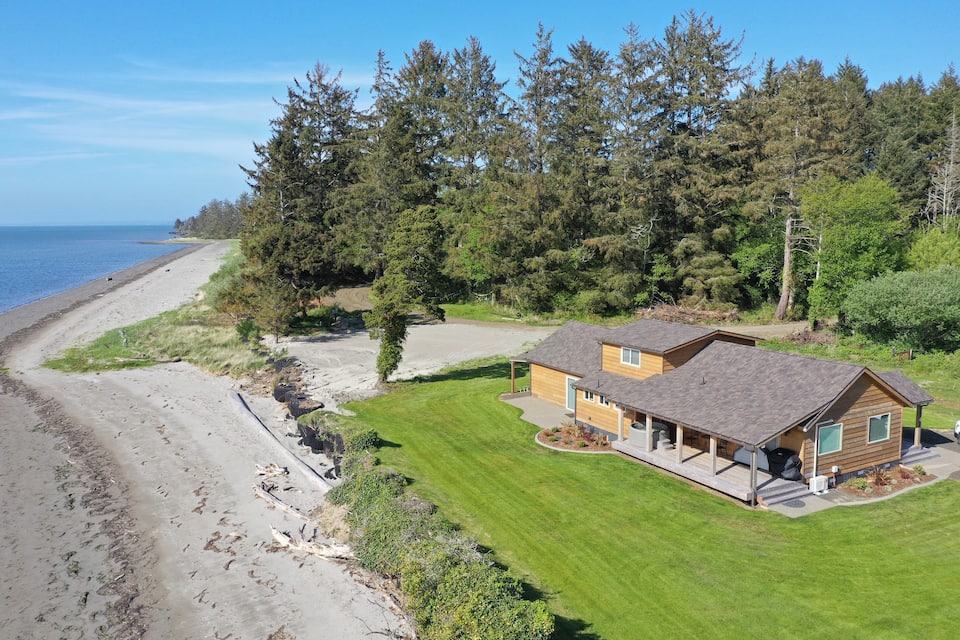 Lone Pine Beach House at South Bay