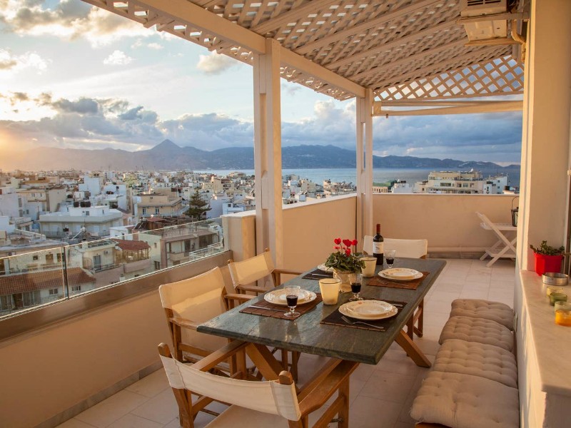 Luxury Sea View City Apartment, Iraklio, Crete