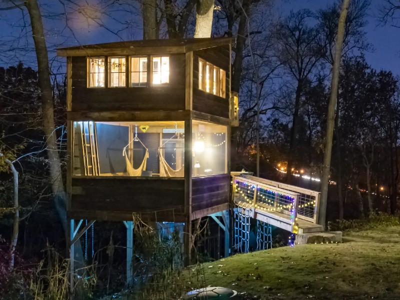 Trailside Treehouse in RVA ~ Glamp w prvt bath