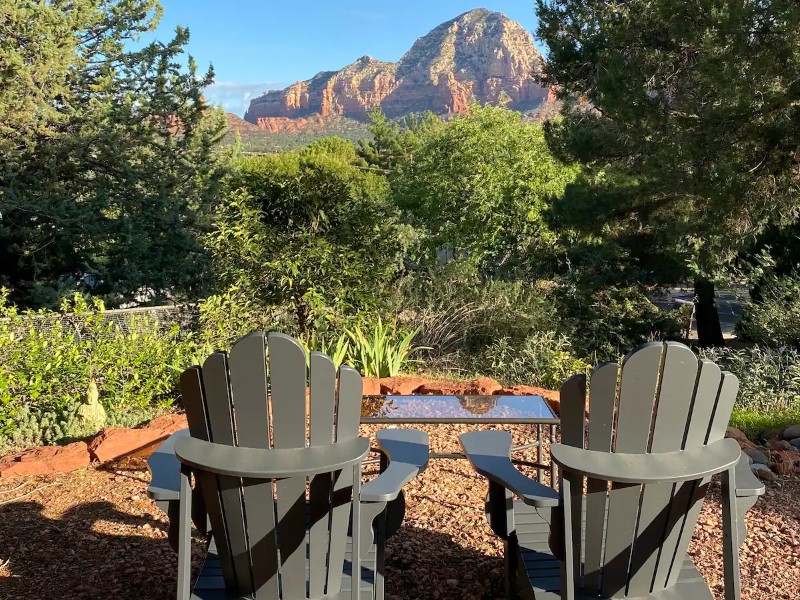 Wake Up to the Sedona Mountains in a Cozy Casita