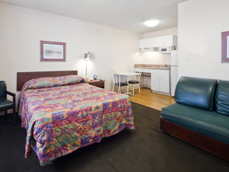 Room at InTown Suites Extended Stay