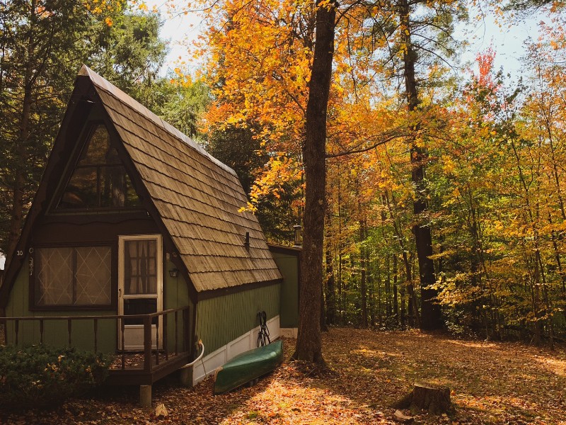 Highland Haus, Cozy 70’s A-Frame with Wood Stoves