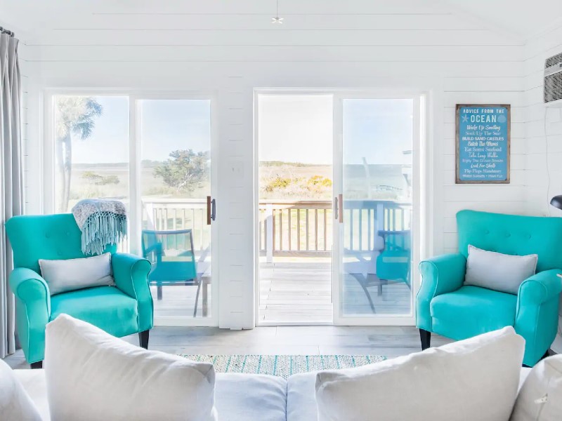 Salt and Sol. Ocean Breezes in a Chic Home